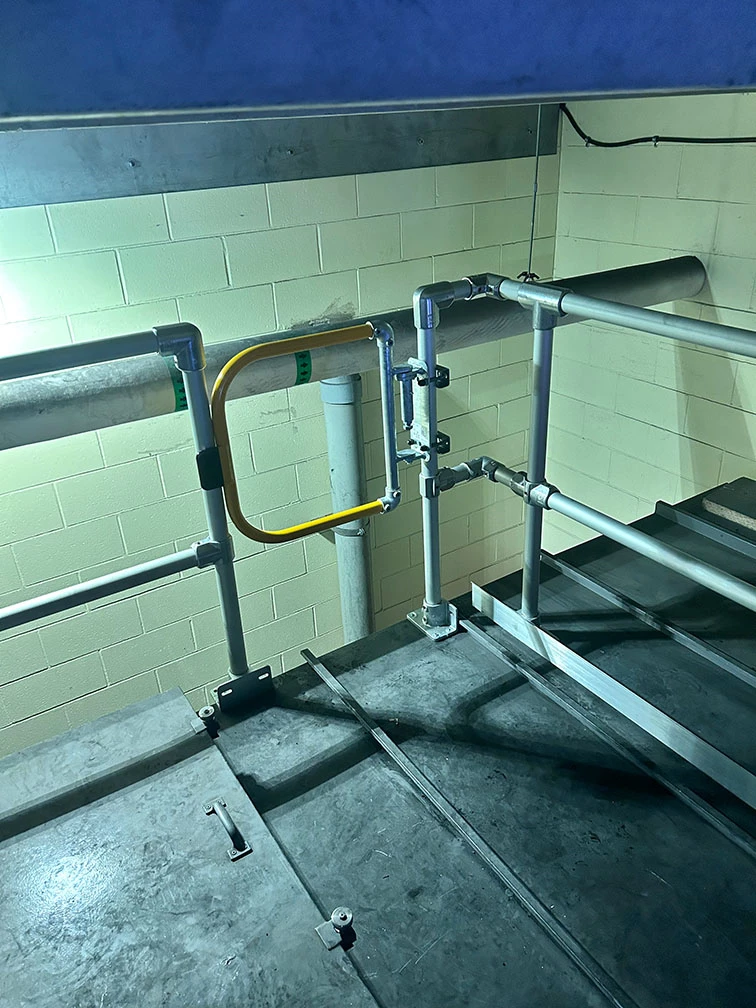 Kee Gate / Self-Closing Gate / Safety Gate / Fall Protection / Safe Access